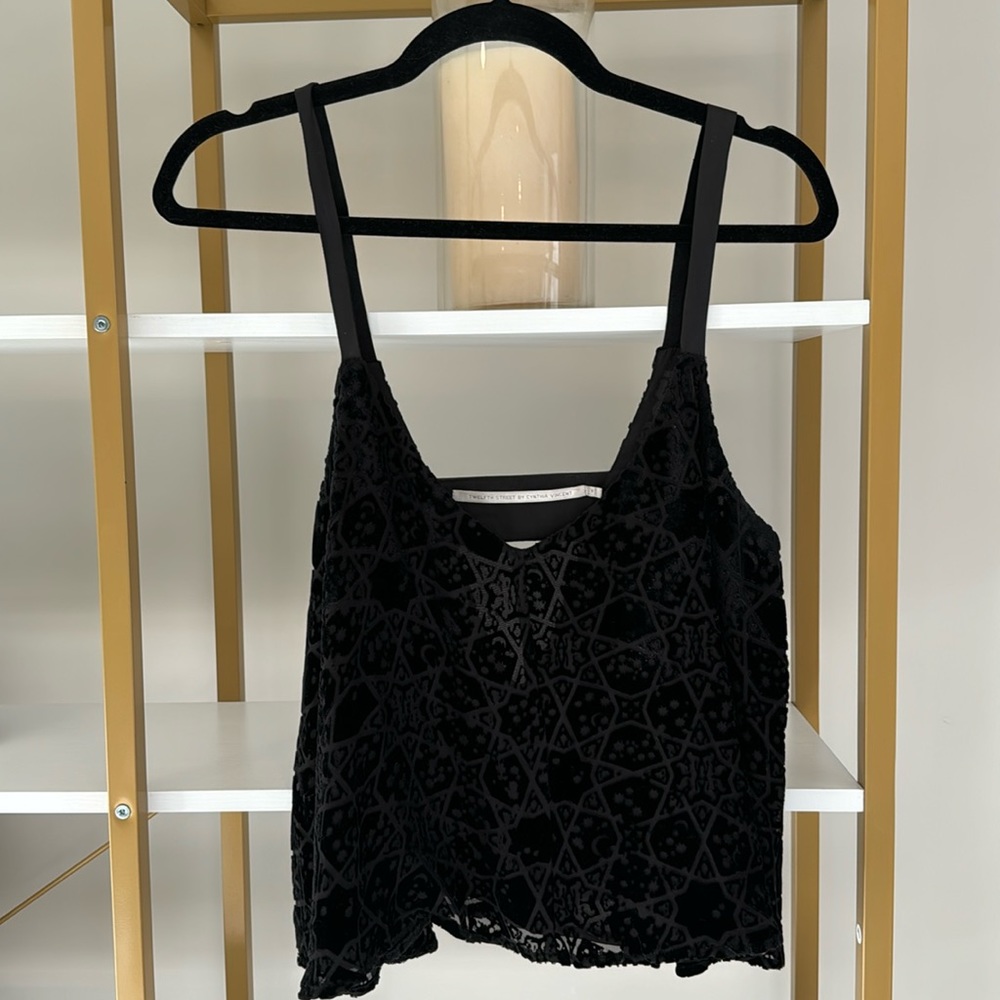 Cute black crop top